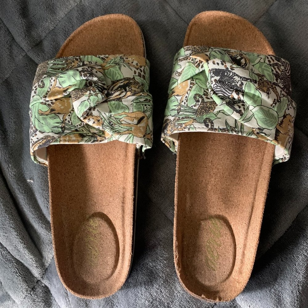 Aerie Safari Animal Print Leopard Zebra Sandals 8
